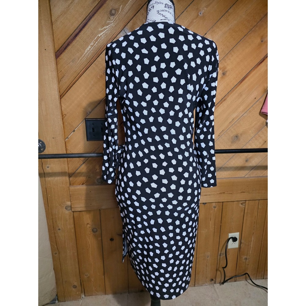 Black and White Geometric Pentagon Print Long‎ Sleeve Wrap Dress Knee Length - Picture 5 of 5
